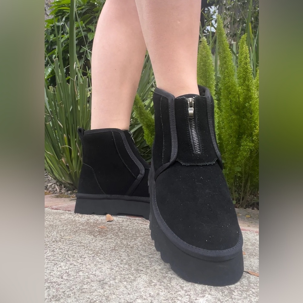 Black Laguna Boot